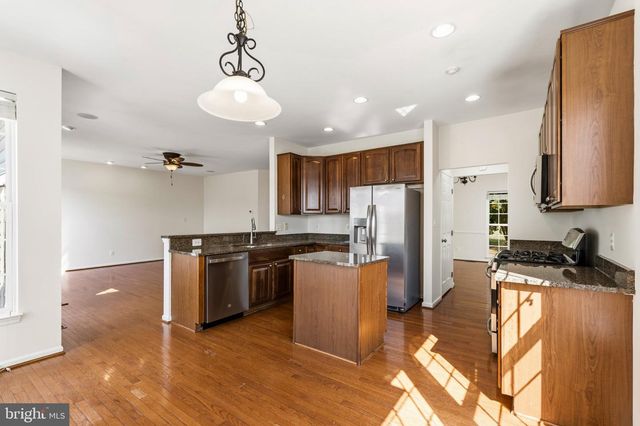 2440 FIVE FATHOM CIR, Woodbridge, VA 22191
