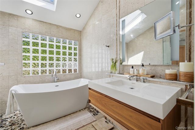 16 Dale Road, Huntington, NY 11743