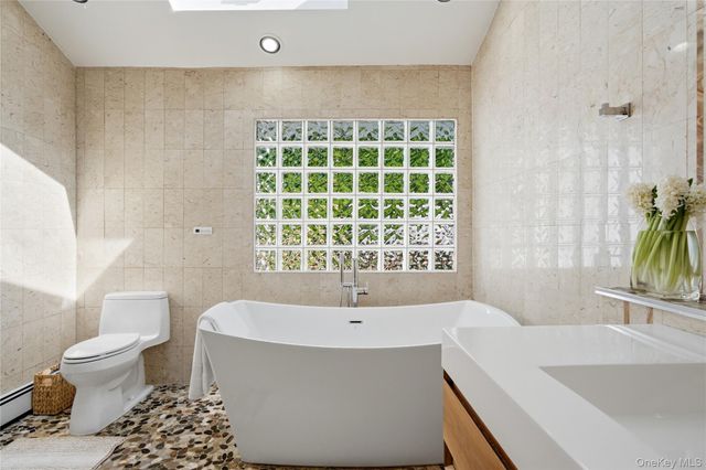 16 Dale Road, Huntington, NY 11743