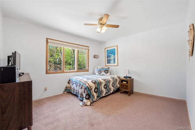 16 Dale Road, Huntington, NY 11743