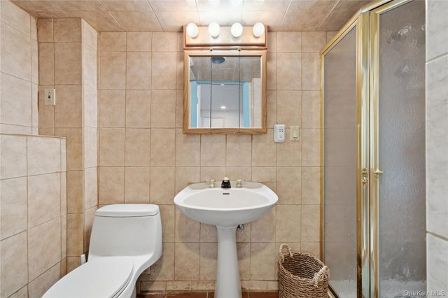 16 Dale Road, Huntington, NY 11743