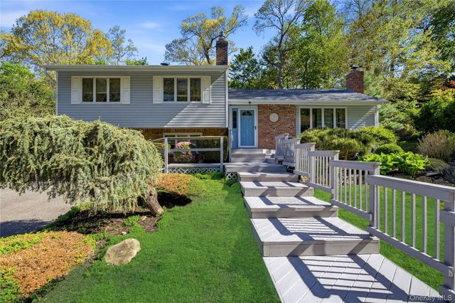 16 Dale Road, Huntington, NY 11743