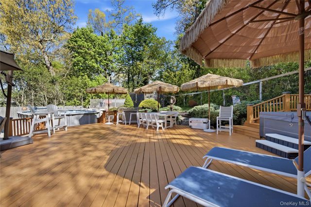 16 Dale Road, Huntington, NY 11743