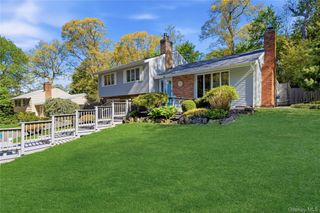 16 Dale Road, Huntington, NY 11743