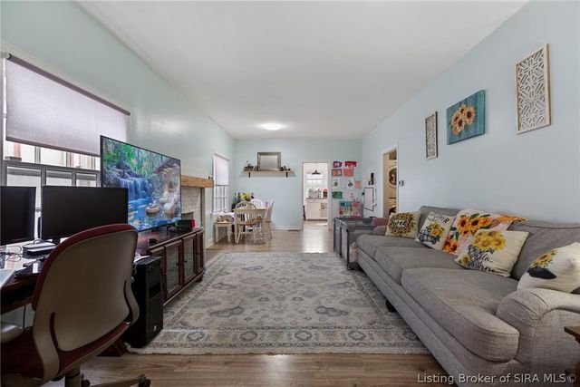 1118 E Spring Street, New Albany, IN 47150