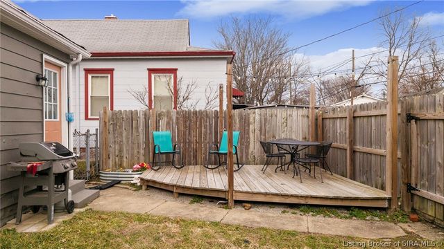 1118 E Spring Street, New Albany, IN 47150