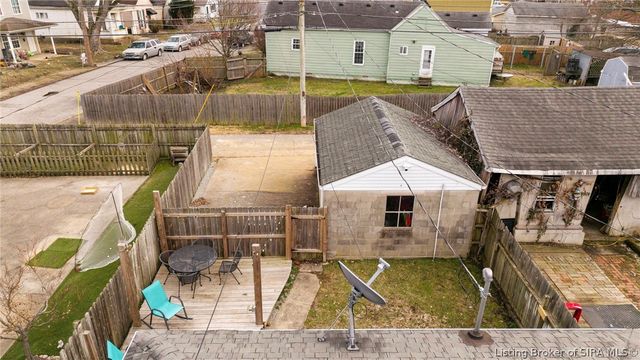 1118 E Spring Street, New Albany, IN 47150