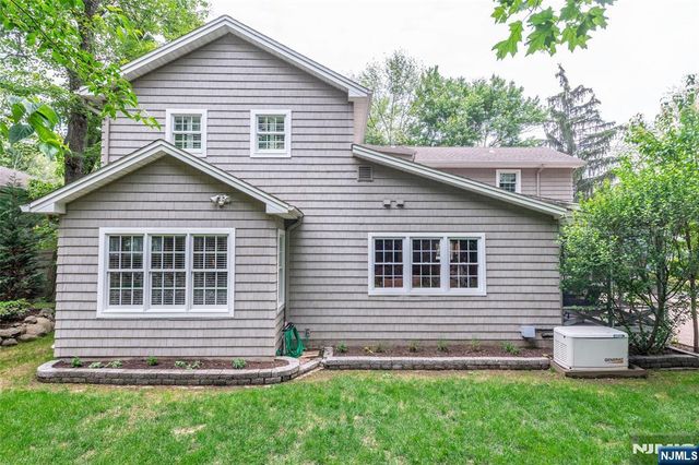 45 Cavell Place, West Caldwell, NJ 07006