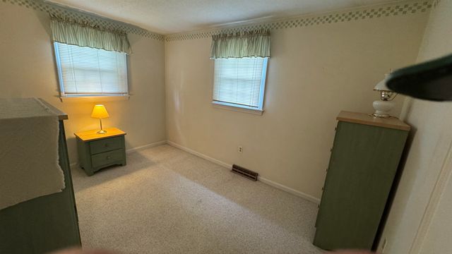 21 Woodfield Street, Nashua, NH 03062