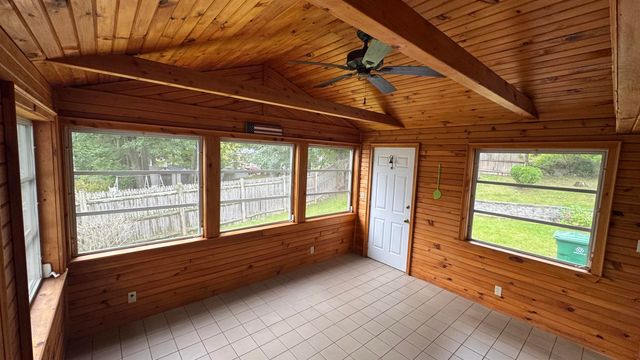 21 Woodfield Street, Nashua, NH 03062