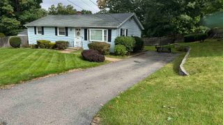 21 Woodfield Street, Nashua, NH 03062