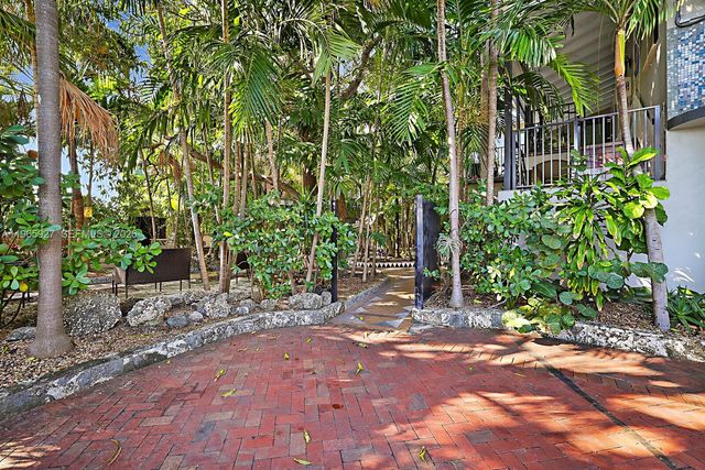 8142 Byron Ave 3, Miami Beach, FL 33141