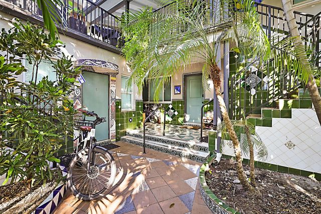 8142 Byron Ave 3, Miami Beach, FL 33141