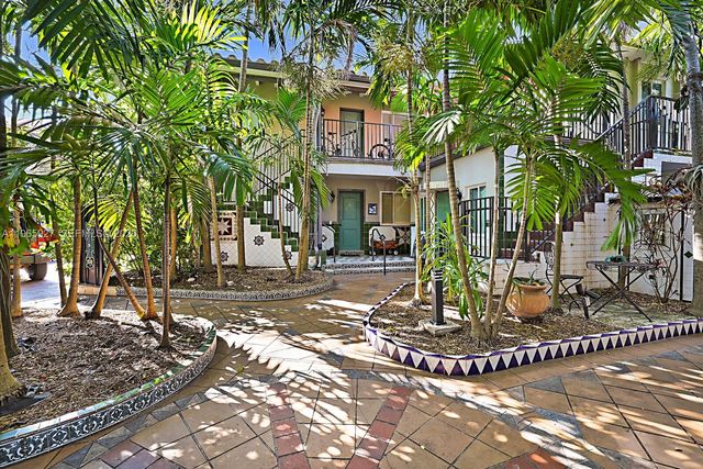 8142 Byron Ave 3, Miami Beach, FL 33141