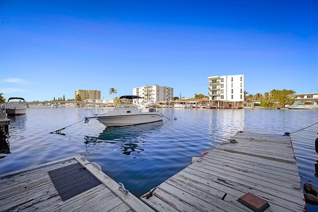 8142 Byron Ave 3, Miami Beach, FL 33141