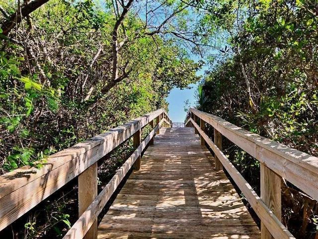 120 N White Jewel Court, Vero Beach, FL 32963