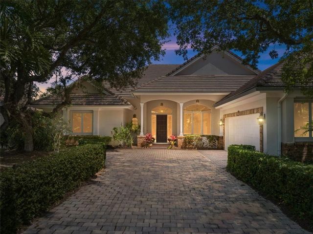 120 N White Jewel Court, Vero Beach, FL 32963