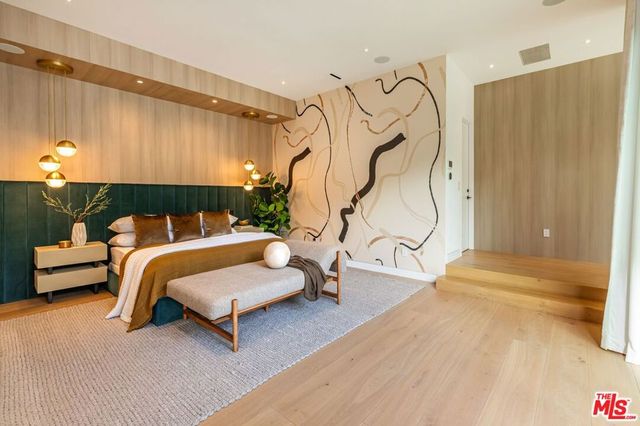 9455 Eden Drive, Beverly Hills, CA 90210