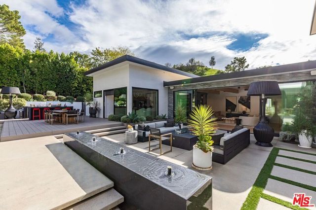 9455 Eden Drive, Beverly Hills, CA 90210