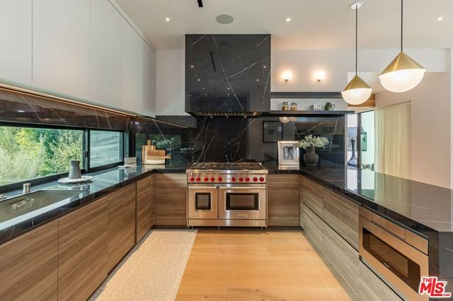 9455 Eden Drive, Beverly Hills, CA 90210