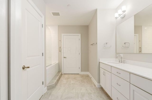 250 W Spring Street, 323, Columbus, OH 43215