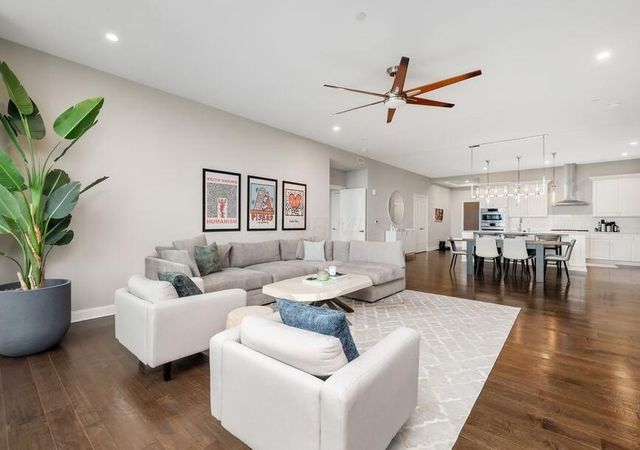250 W Spring Street, 323, Columbus, OH 43215