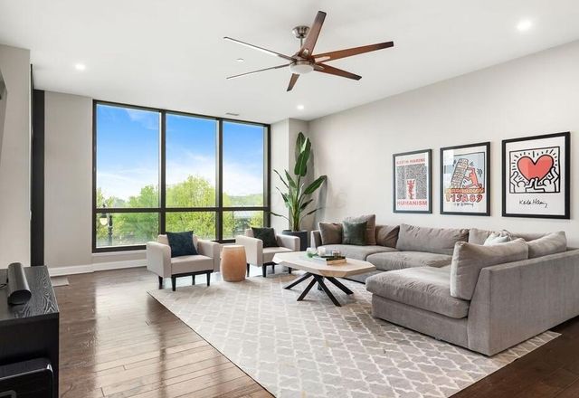 250 W Spring Street, 323, Columbus, OH 43215