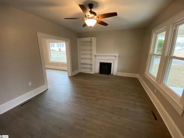 719 Chestnut Street, Laurens, SC 29360