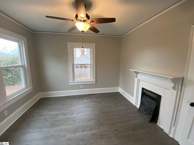 719 Chestnut Street, Laurens, SC 29360