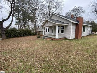 719 Chestnut Street, Laurens, SC 29360