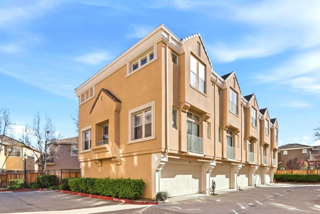 141 Huntington Court, Mountain View, CA 94043