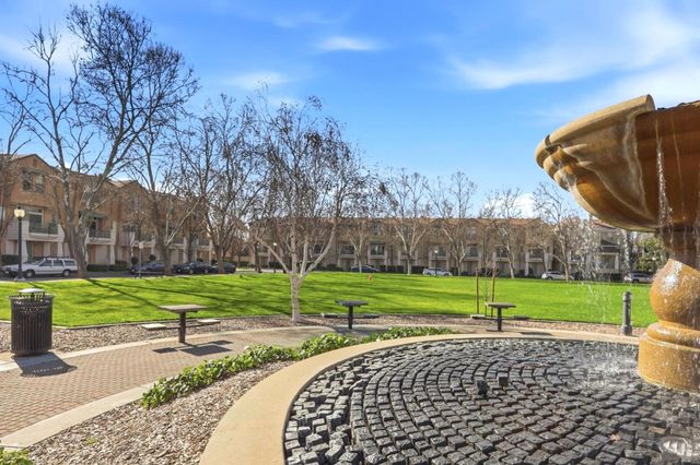 141 Huntington Court, Mountain View, CA 94043