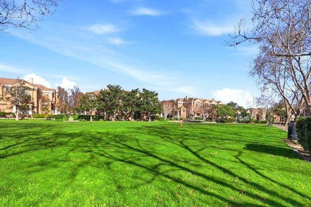 141 Huntington Court, Mountain View, CA 94043