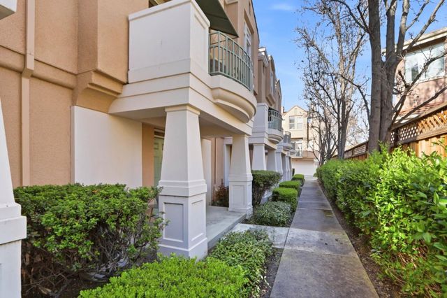 141 Huntington Court, Mountain View, CA 94043