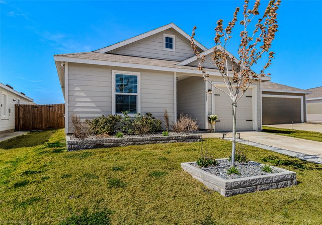 5715 Manarchos Lane, Forney, TX 75126