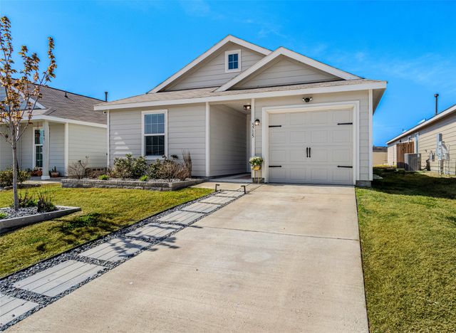 5715 Manarchos Lane, Forney, TX 75126