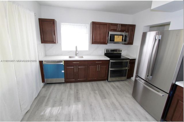 1791 NW 45th St, Miami, FL 33142