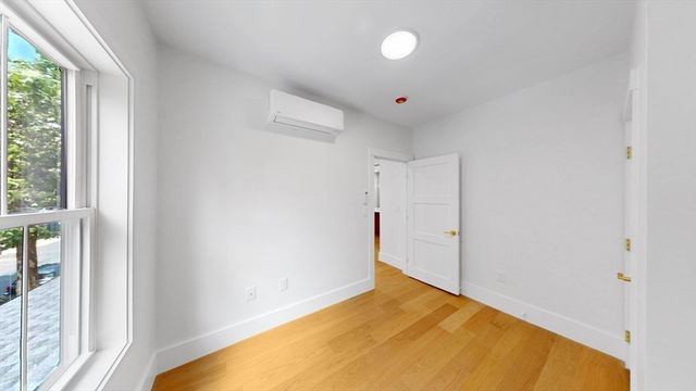 139 Sycamore St. B, Somerville, MA 02145