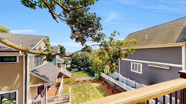 139 Sycamore St. B, Somerville, MA 02145