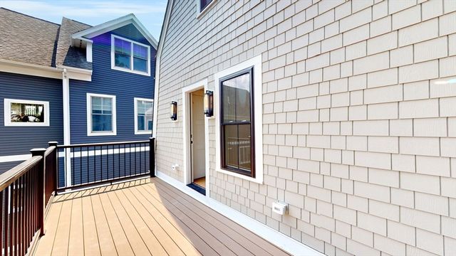 139 Sycamore St. B, Somerville, MA 02145