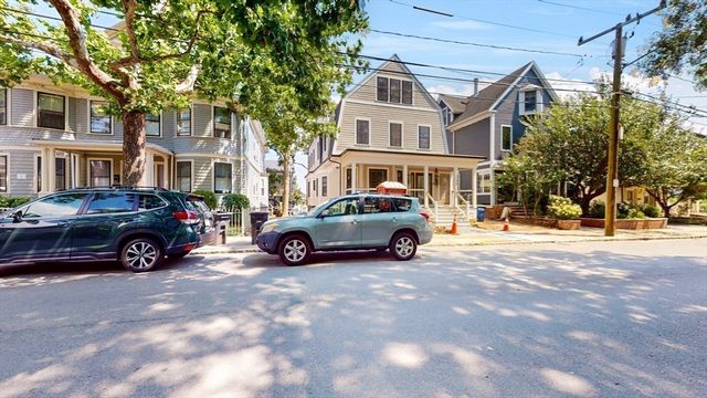 139 Sycamore St. B, Somerville, MA 02145