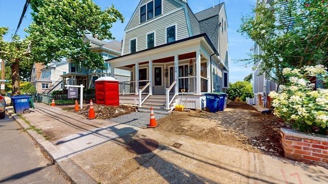 139 Sycamore St. B, Somerville, MA 02145