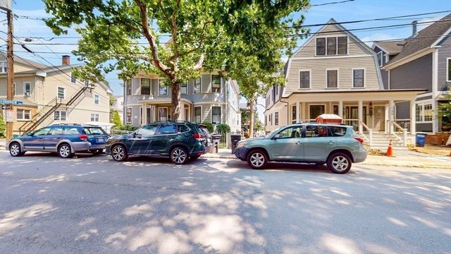 139 Sycamore St. B, Somerville, MA 02145