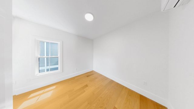 139 Sycamore St. B, Somerville, MA 02145