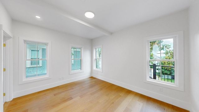 139 Sycamore St. B, Somerville, MA 02145