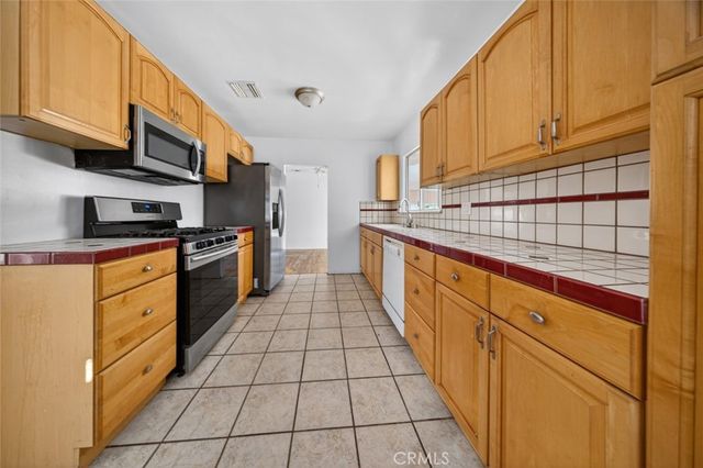 6444 Denny Avenue, North Hollywood, CA 91606