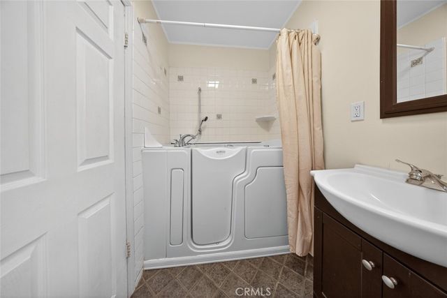 6444 Denny Avenue, North Hollywood, CA 91606