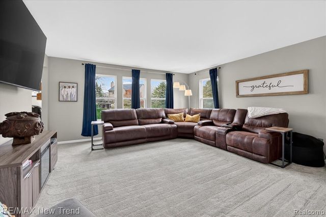 2032 Dover Drive, Wixom, MI 48393