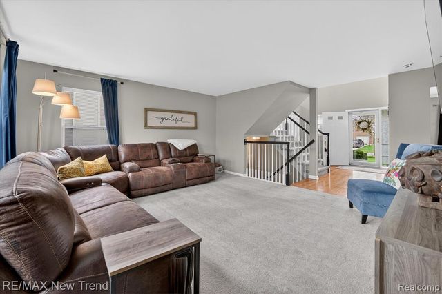 2032 Dover Drive, Wixom, MI 48393