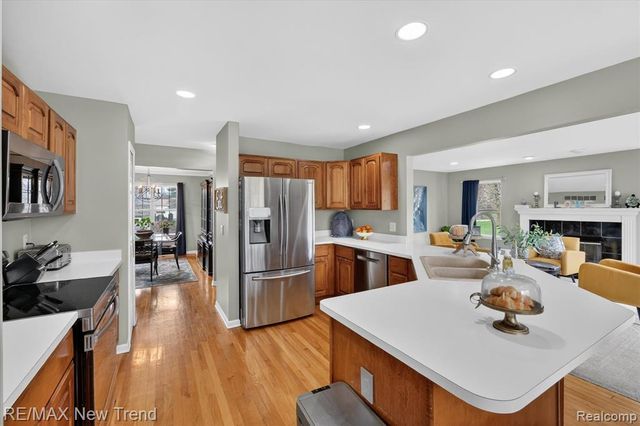 2032 Dover Drive, Wixom, MI 48393